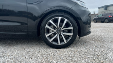 Land Rover Discovery 3.0 D300 R-Dynamic SE 5dr Auto Diesel Station Wagon